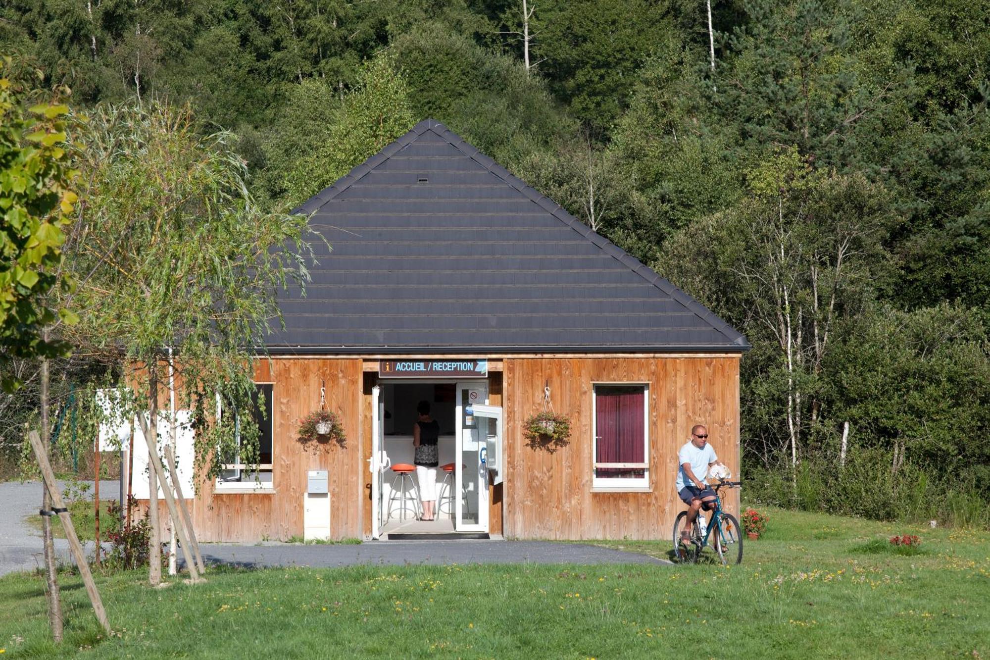 Vacanceole - Residence Le Domaine Du Bosquet Égletons Екстериор снимка